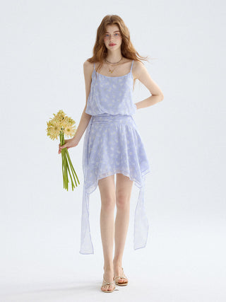 Iris mini dress with sweetheart neckline and pleated skirt, perfect for a lovely summer outfit